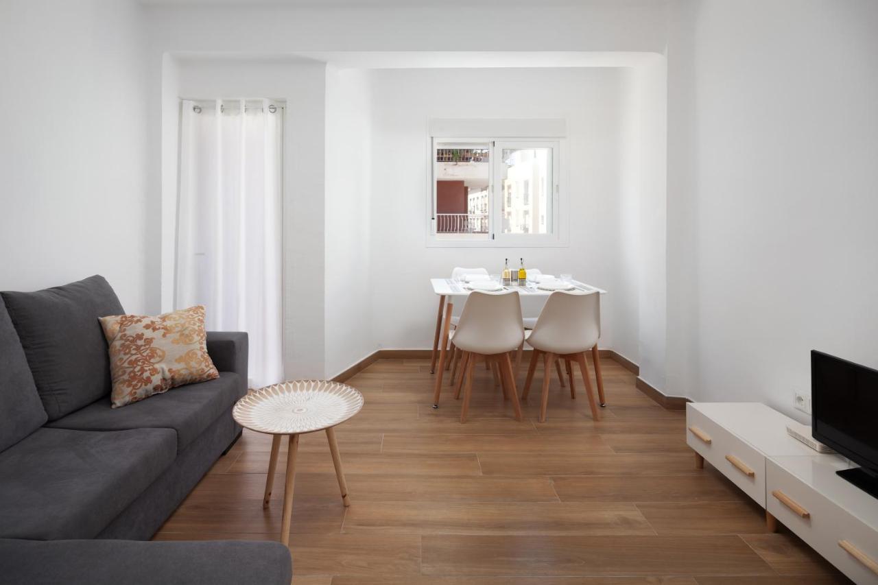Apartamento Nuria Torre Del Mar Exteriör bild